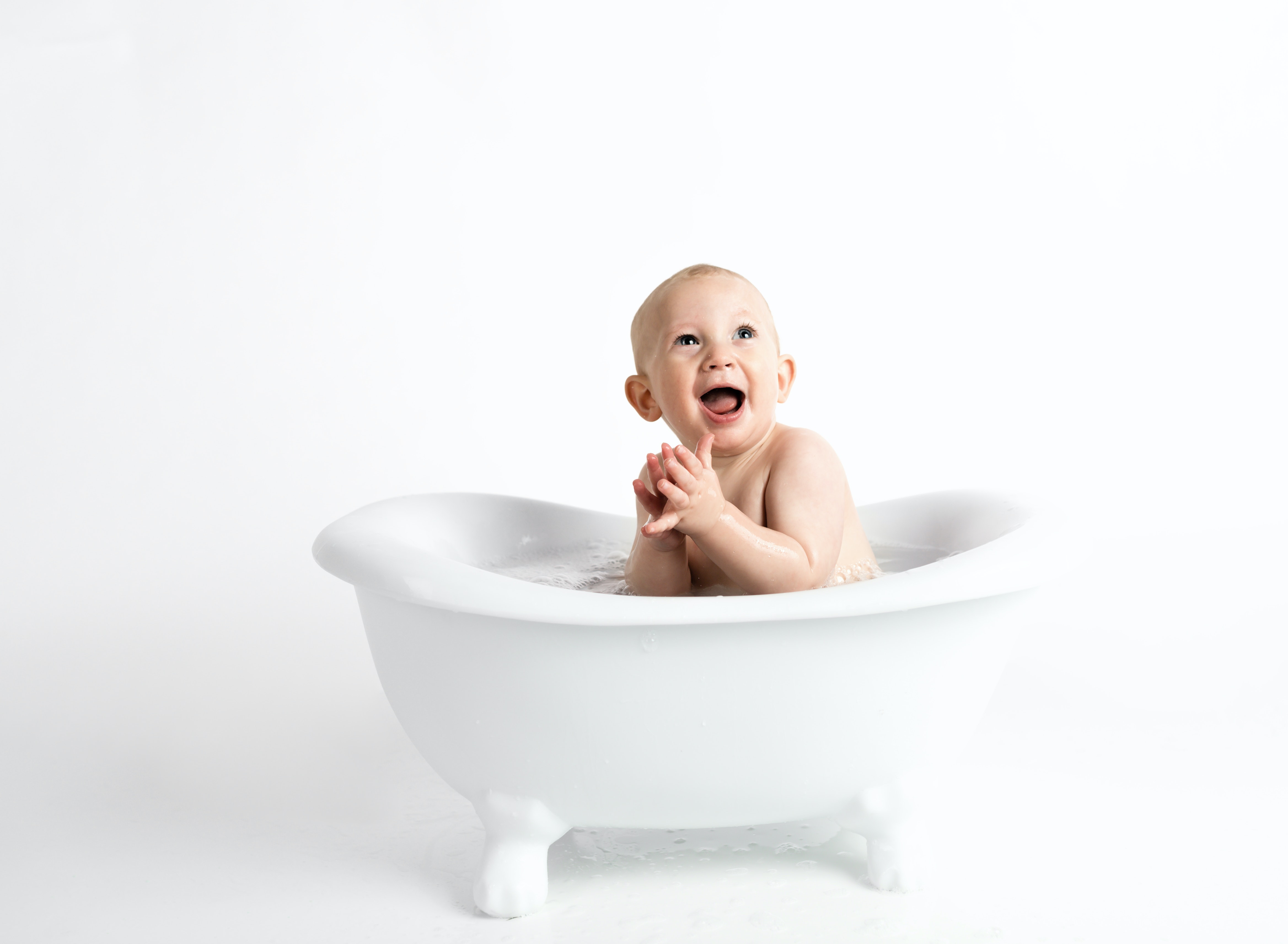 10 Ways to Get Your Toddler to Take a Bath - Mom365